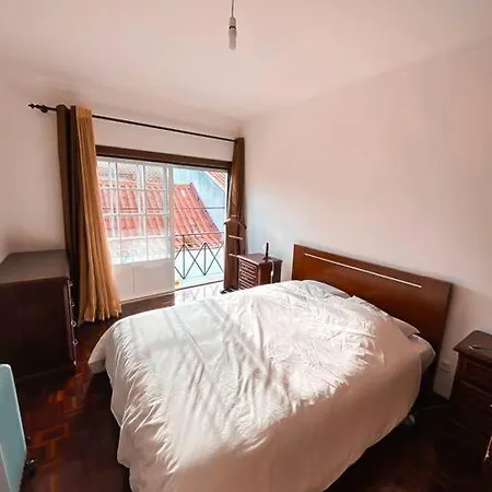 : Quartier Historique, Proche Centre Apartament